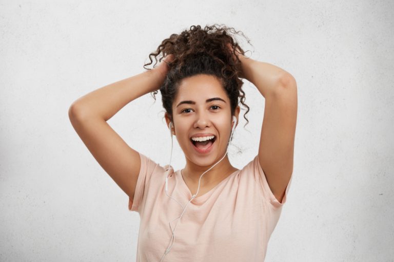 Merawat rambut curly