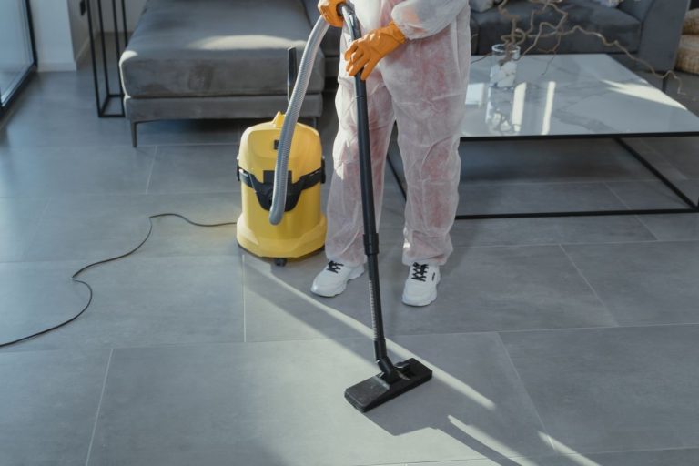 Deep cleaning rumah